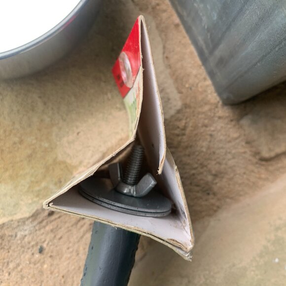 BIRD SUPPLIES - 3pc lot PARROT MACCAW, hanging cage toys, blocks, perch, bowl - Picture 11 of 13